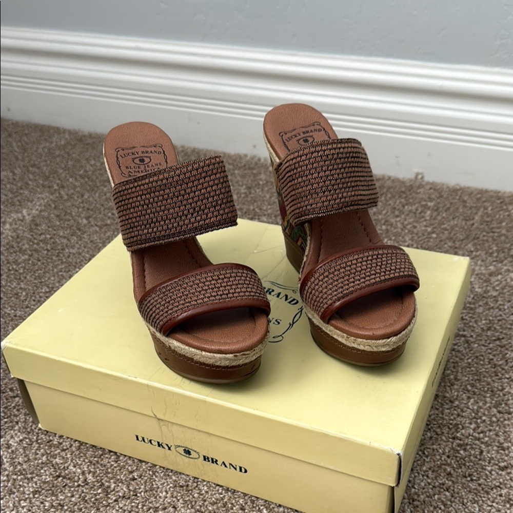 Lucky Brand Women's Brown Woven Sandals